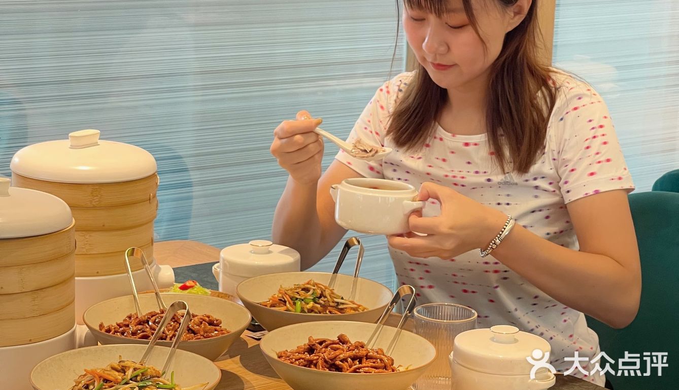 岛上也有人均40的春饼店了