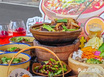 生活没那么复杂,一片江景一锅牛杂