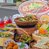 生活没那么复杂，一片江景➕一锅牛杂😆  