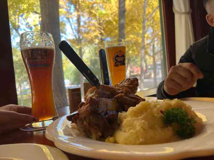 申德勒加油站西餐厅(日坛路总店)-"吃的是一种环境和氛围,有德国温暖