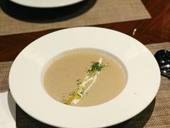 奶油野菌浓汤-YUE·6·西式融合餐厅(外滩六号店)