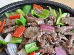 铁板黑椒肉-福荣新中式餐厅