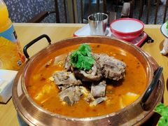 -虾弄弄海派小龙虾·牛羊蝎子火锅