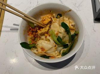 即可食用。辣椒是油泼面的灵魂，使用陕西当地的秦椒