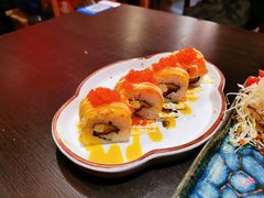 香芒三文鱼卷-隐月· 㐂和食屋(芝罘万达公馆店)