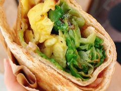 虾仁炒蛋卷-星巴克(迪士尼小镇店)