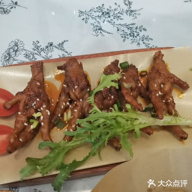 小县城的无国界料理餐厅，本来没办太大希望