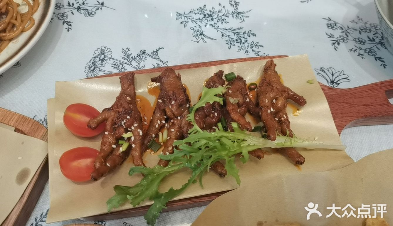 小县城的无国界料理餐厅，本来没办太大希望
