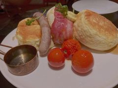 特制甜咸培根香肠热香饼-The Rug(三里屯店)