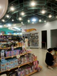 -卡通派潮品玩具折扣仓(青岛新城吾悦广场店)