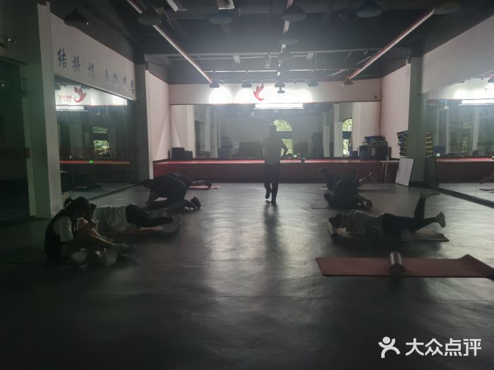 巅峰减重高端减肥训练营(惠州店)图片