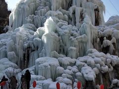 -大平台龙居瀑布旅游区