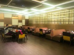 -大中华希尔顿酒店-念自助餐·嗨啤·小龙虾