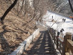 -九鼎铁刹山风景区