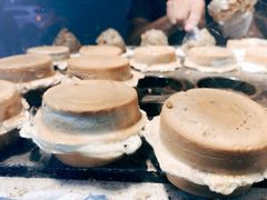 制作中的饼饼们-薛新颖红豆饼(中式甜点山师店)