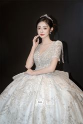 点击看大图 -艾拉·女王婚纱礼服馆