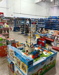 -逝水玩具折扣店