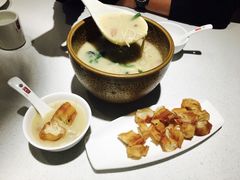 老济南甜沫-闫府私房菜·百年鲁菜(恒隆店)
