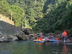 -安吉龙王山峡谷漂流