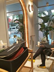 -苏豪路易士·嘉玛发廊