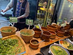 -云阿蛮云南生烫牛肉米线(奉贤路店)