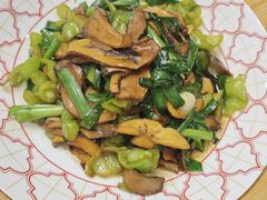 青椒炒见手青-一品滇香·云南菜(公益西桥店)