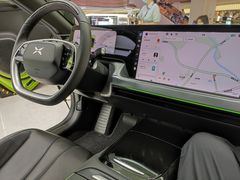 -小鹏汽车(北京龙湖长楹天街销售中心)