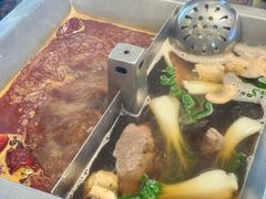 老妈招牌双味汤-皇城老妈川味火锅·大连海鲜火锅(港湾店)