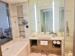 -上海漕河泾万丽酒店