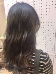 -PE SALON 