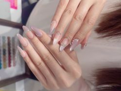 -瞧·享轻奢美甲美睫