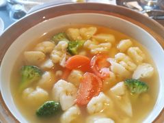 鱼汤花菜-名佳荟