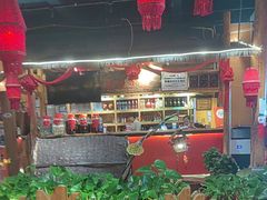 -老滇山寨•云南特色菜•地方菜•民族风情歌舞表演(金碧店)