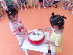 -小门牙好性格托育(北外滩中心)