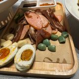 重点说说生日宴吧!小团队非常卖力有歌有舞 尤其主持姐姐