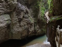 -龙水峡地缝景区