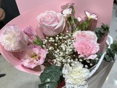 -何兮花店·气球派对鲜花店(马桥银春路万科城店)