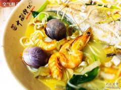 小黄鱼汤面-十面欢腾·海鲜面·台式Bistro(长乐路店)