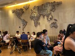 等位区-星巴克臻选(广州沙面店)