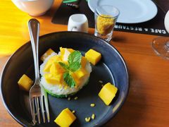 -Chom Cafe and Restaurant