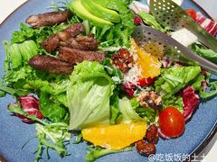 煎牛排牛油果沙拉-TAMATI(巴黎贝甜韩式西餐厅店)