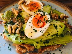 牛油果煮蛋吐司-RAC BAR(安福路店)