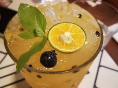 自制百香果冰柠茶-懒鱼时光馆(沙坪坝店)