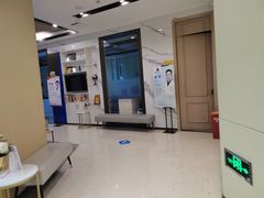 -柏乐口腔医院·舒适化无痛种植牙中心(东盟商务区院)