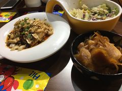 爽口泡菜，口水鸡，沙拉-胖哥俩肉蟹煲(永旺店)