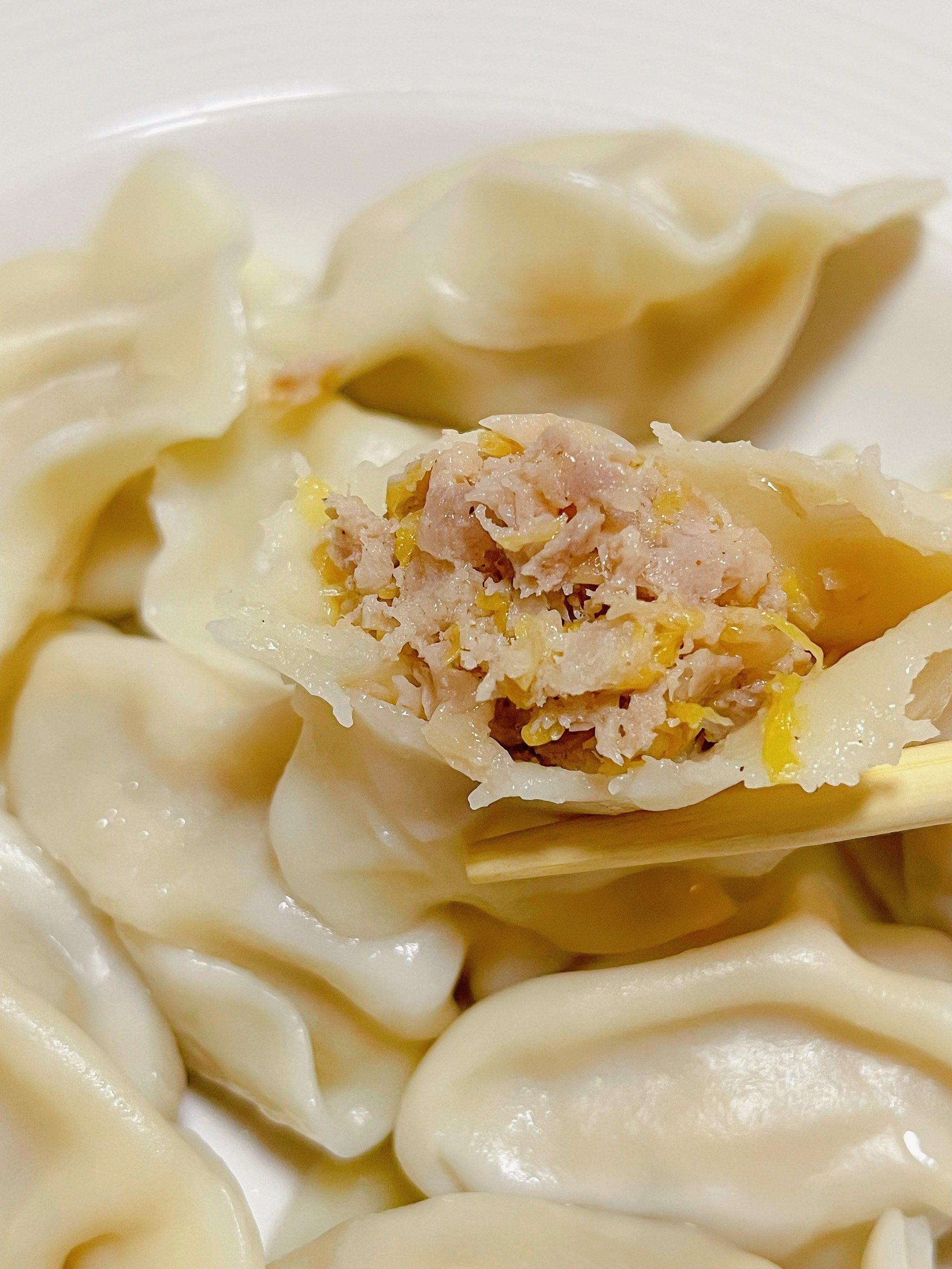 很爱这口猪肉酸菜馅饺子