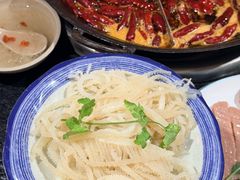 -城墙拐拐火锅(三峡广场黑金冠店)