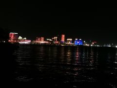 -上海滴水湖皇冠假日酒店