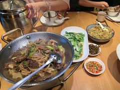 -帅巴人舅母子腊蹄民俗村