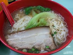 阿婆焖肉面-食惠里小笼包面馆(越秀店)